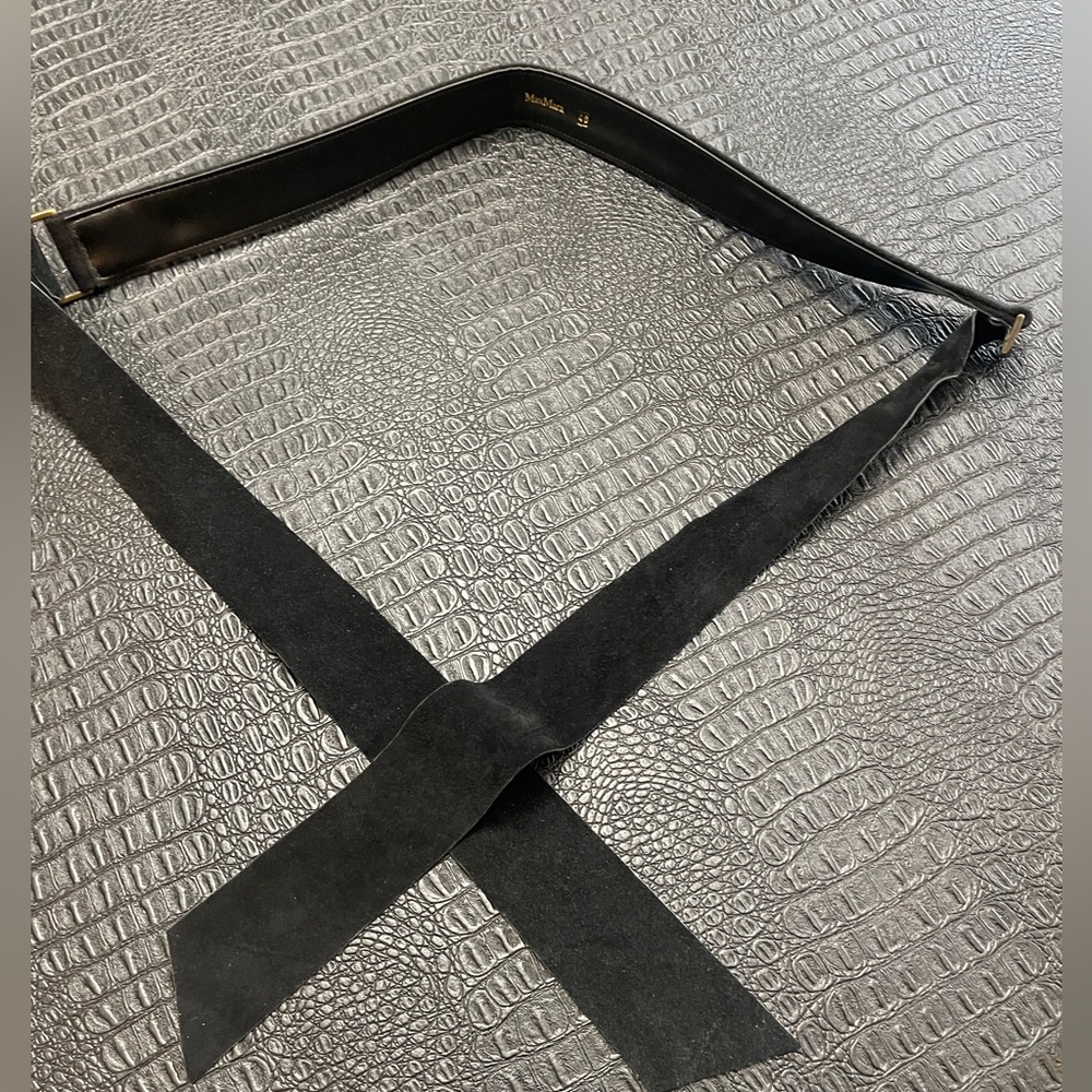 Max Mara Black Suede Leather Belt